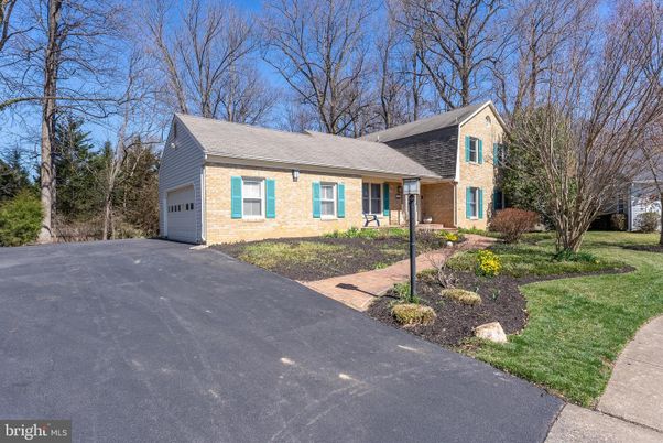 Attached, Exterior, Facade, Brick Facade, Cape Cod