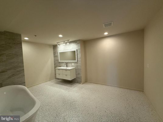 Bathroom, Free Standing Baths, Interior, Recessed Lighting