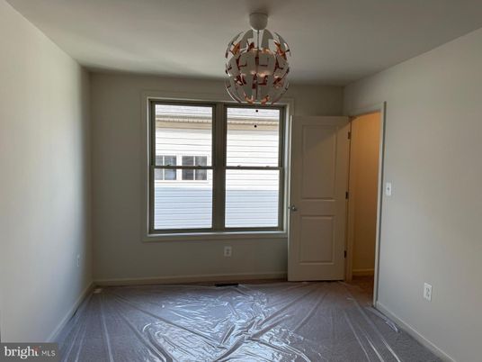 Empty room, Interior, Pendant Lights