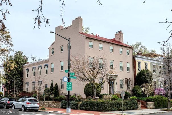 Exterior, Facade, Condo Building