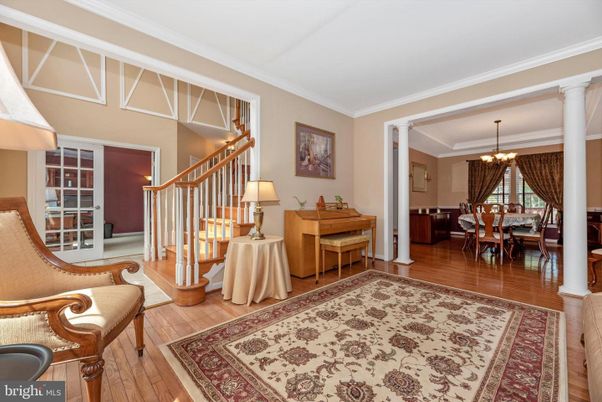 Chandelier, Dining room, Interior, Piano, Wood Texture Flooring