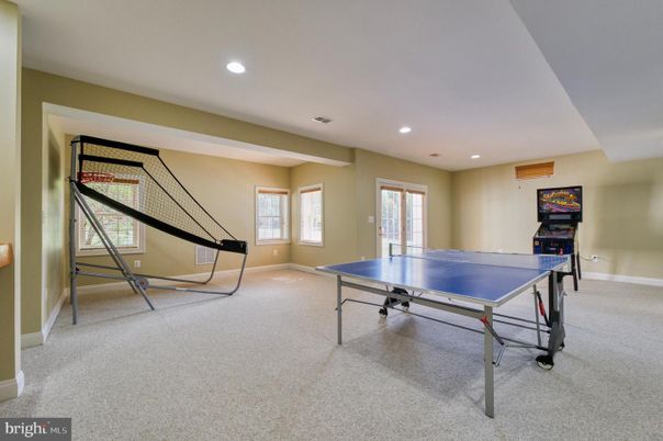 Game Room, Interior, Recessed Lighting