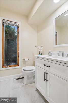 Bathroom, Interior, Marble, Recessed Lighting