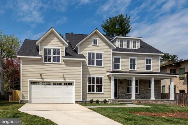 Attached, Exterior, Facade, Farmhouse