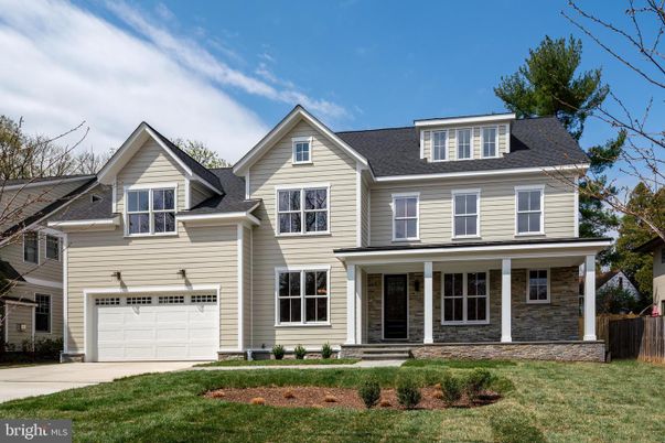 Attached, Exterior, Facade, Farmhouse