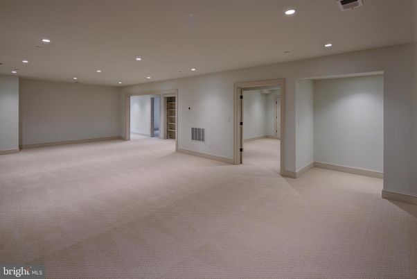 Empty room, Interior, Recessed Lighting