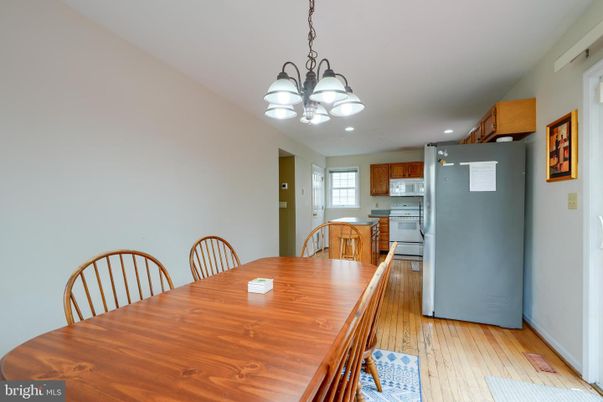 Chandelier, Dining room, Interior, Kitchen, Recessed Lighting, Wood Texture Flooring