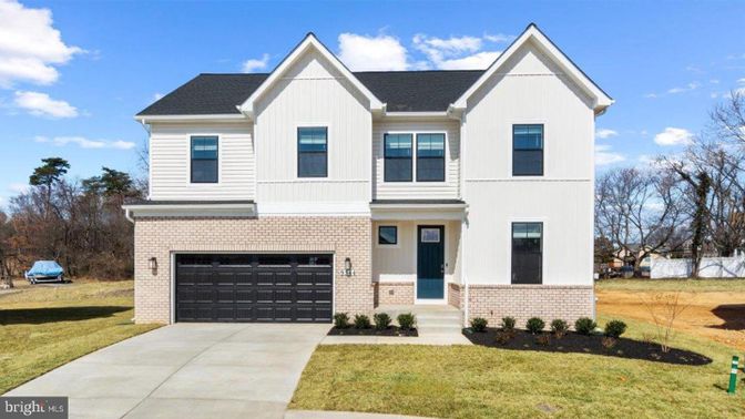 Attached, Exterior, Facade, Brick Facade, Farmhouse