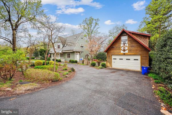 Attached, Exterior, Facade, Tudor Revival