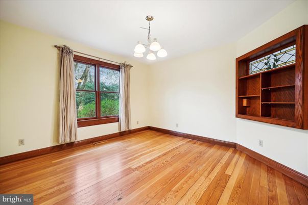 Chandelier, Empty room, Interior, Wood Texture Flooring