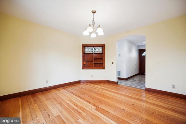 Chandelier, Empty room, Interior, Wood Texture Flooring