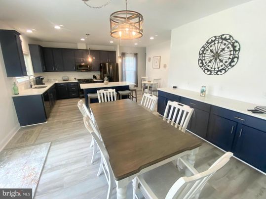 Dining room, Interior, Kitchen, Pendant Lights, Recessed Lighting, Wood Texture Flooring