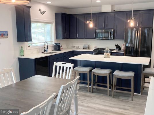 Interior, Kitchen, Pendant Lights, Recessed Lighting, Wood Texture Flooring