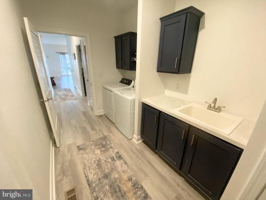 Interior, Washer, Wood Texture Flooring