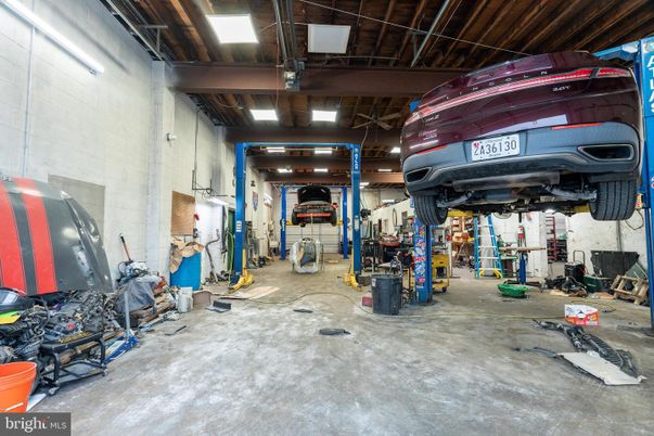 Garage, Interior, Stone Walls