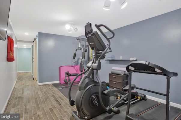 Fitness Equipment, Interior, Recessed Lighting, Wood Texture Flooring