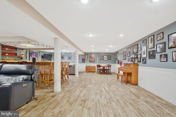 Dining room, Interior, Recessed Lighting