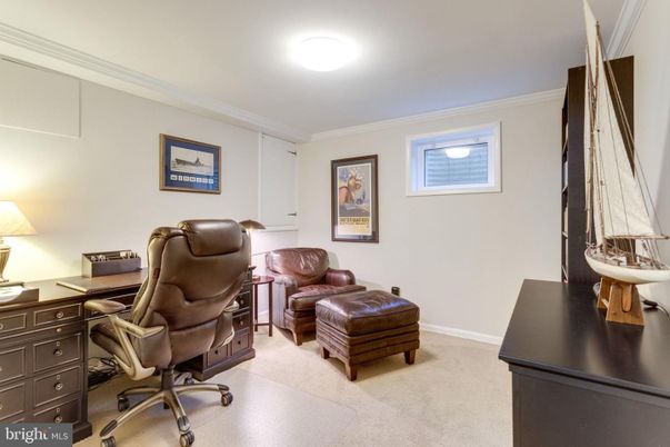 Home Office, Interior