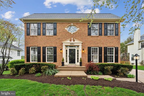Exterior, Facade, Brick Facade, Georgian