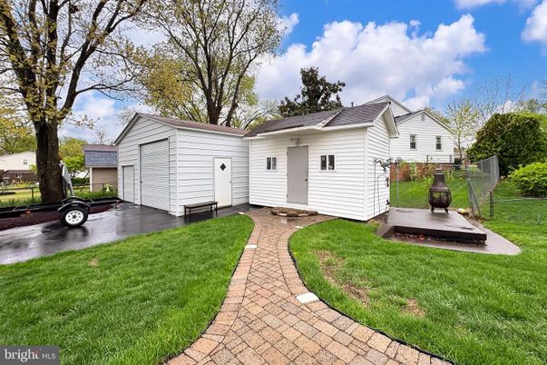 Backyard, Detached Garage, Exterior
