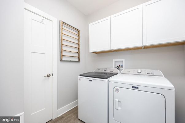 Interior, Washer, Wood Texture Flooring