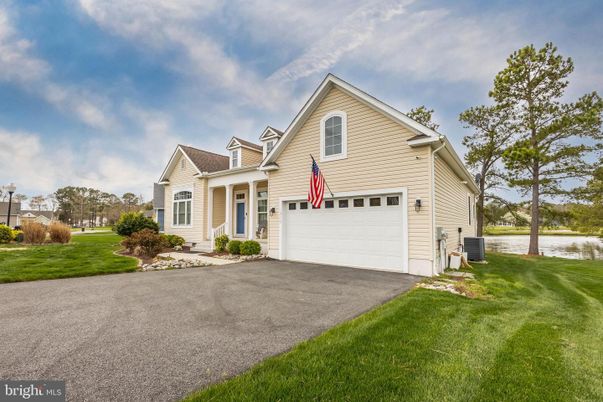 Attached, Exterior, Facade, Farmhouse