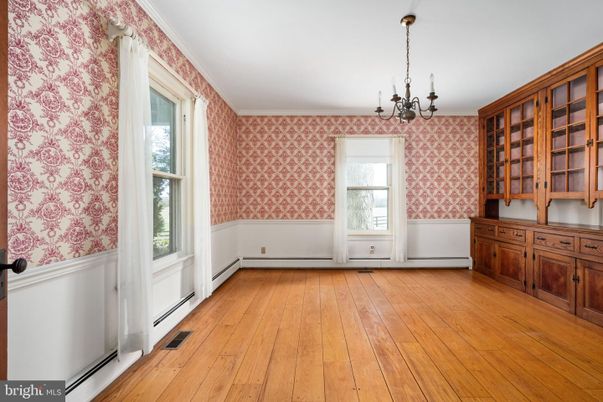 Chandelier, Empty room, Interior, Wood Texture Flooring