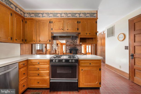 Fireplace, Interior, Kitchen, Stainless Steel Appliances