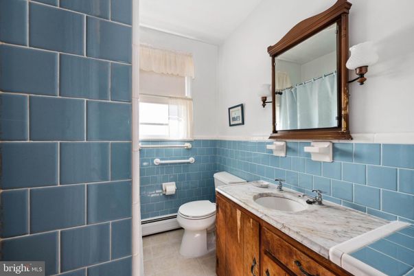 Bathroom, Interior, Tile Countertops