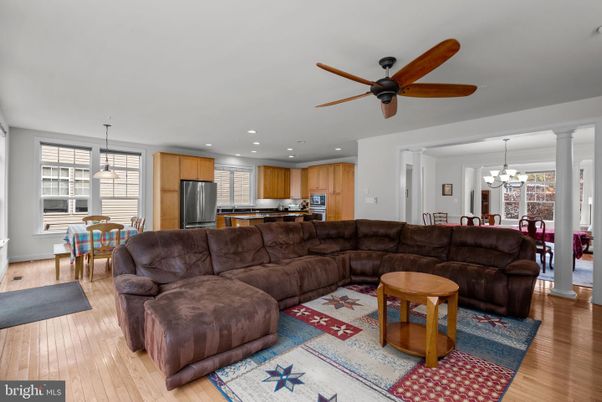 Dining room, Interior, Kitchen, Living room, Pendant Lights, Recessed Lighting, Stainless Steel Appliances, Wood Texture Flooring