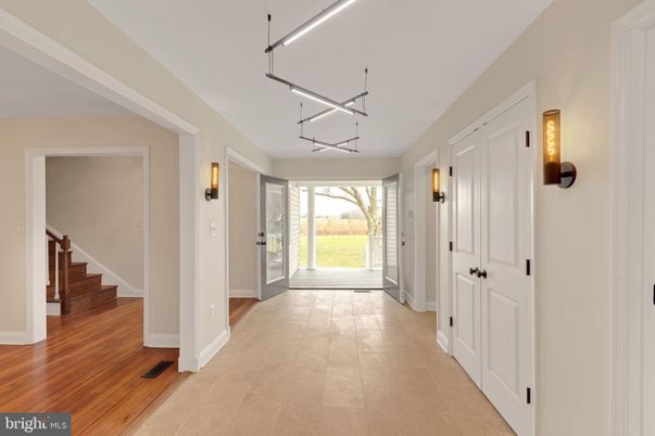 Interior, Pendant Lights, Wood Texture Flooring