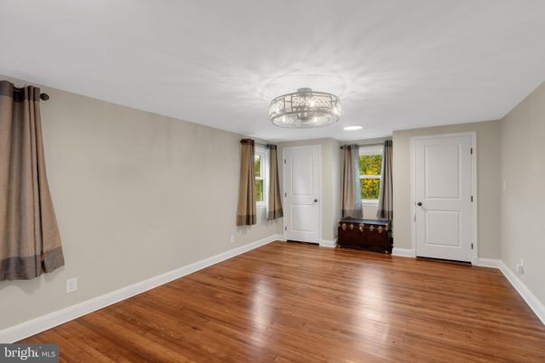Chandelier, Empty room, Interior, Recessed Lighting, Wood Texture Flooring