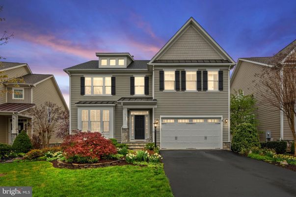 Attached, Exterior, Facade, Farmhouse