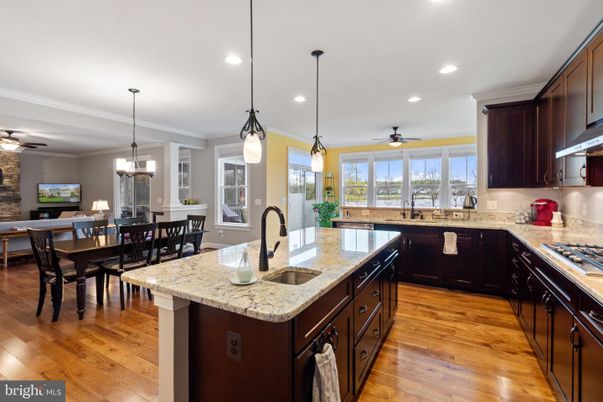 Dining room, Interior, Kitchen, Pendant Lights, Recessed Lighting, Wood Texture Flooring