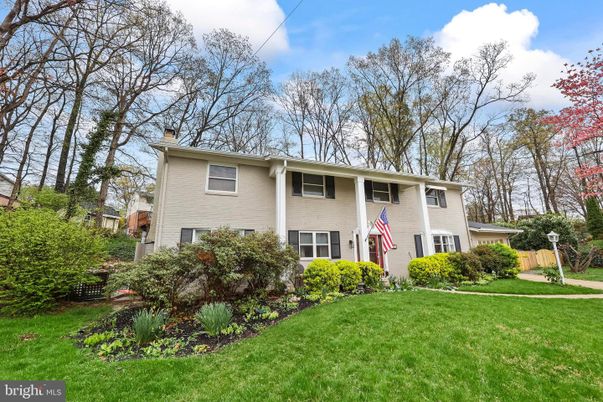Backyard, Exterior, Facade, Raised Ranch