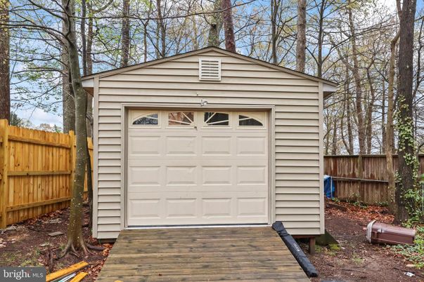 Detached Garage, Exterior