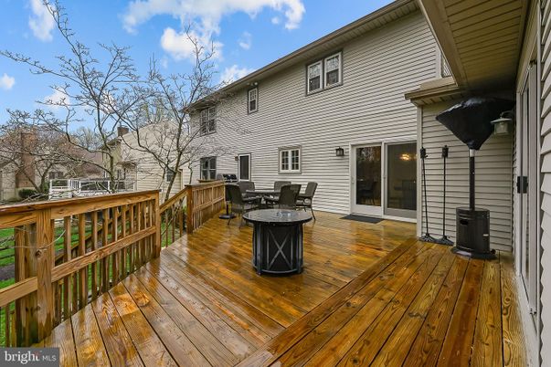 Exterior, Wood Texture Flooring