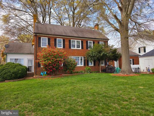 Backyard, Exterior, Facade, Brick Facade, Georgian
