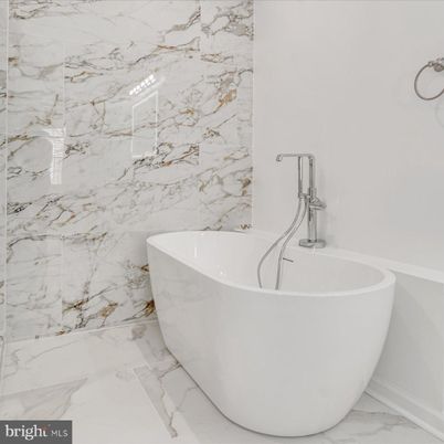 Bathroom, Free Standing Baths, Interior, Marble, Marble Walls