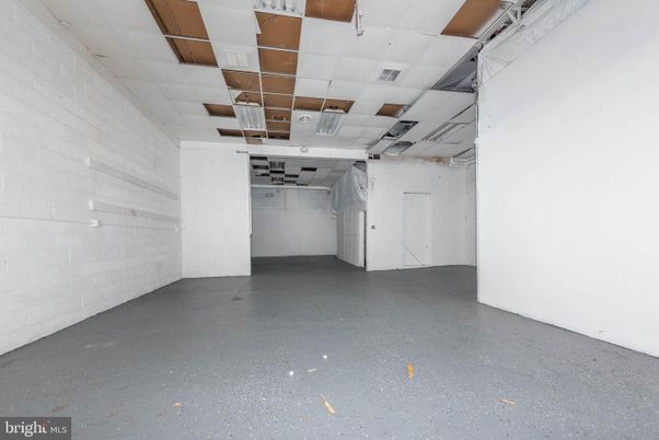 Garage, Interior
