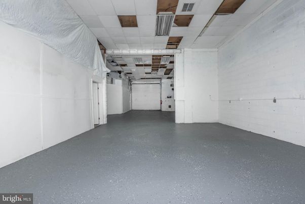 Garage, Interior