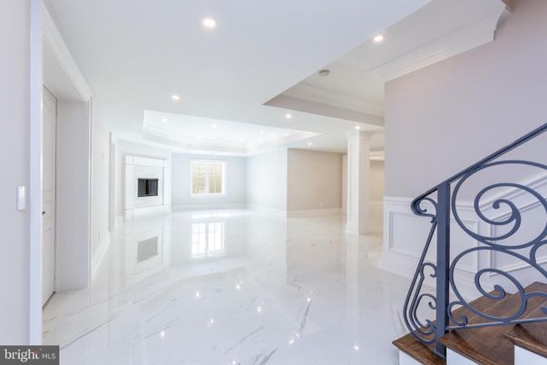 Empty room, Interior, Marble, Recessed Lighting