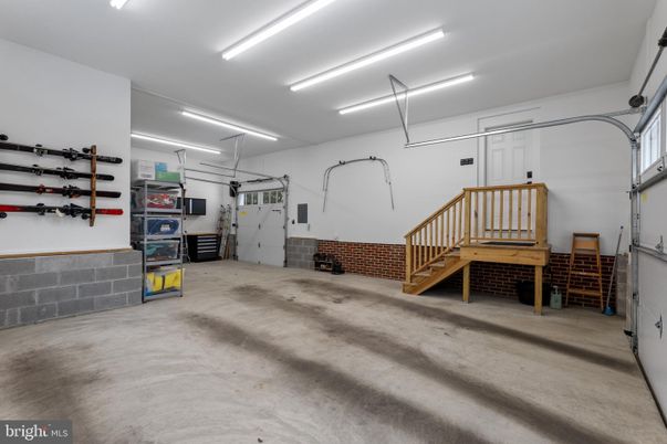 Garage, Interior