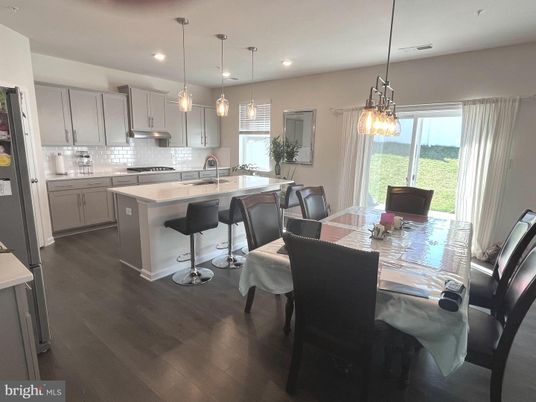 Dining room, Interior, Kitchen, Pendant Lights, Recessed Lighting, Wood Texture Flooring