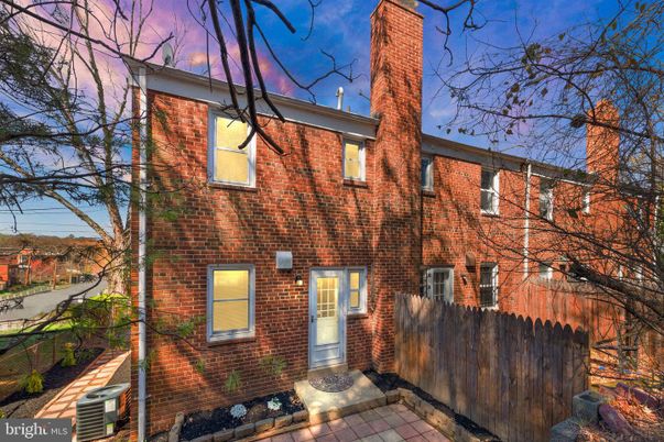 Exterior, Facade, Brick Facade, Rowhouse