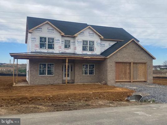 Exterior, Facade, Farmhouse