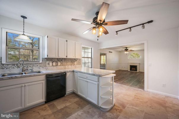 Fireplace, Interior, Kitchen, Pendant Lights