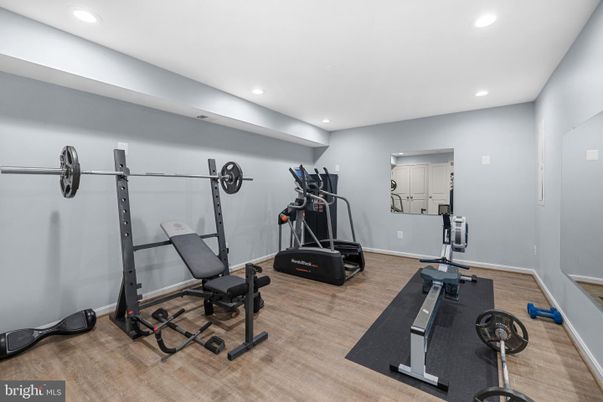 Fitness Equipment, Interior, Recessed Lighting, Wood Texture Flooring