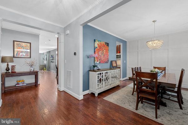 Chandelier, Dining room, Interior, Recessed Lighting, Wood Texture Flooring