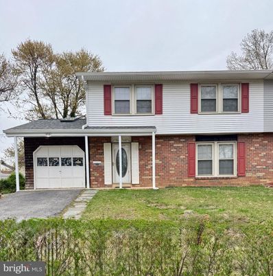 Attached, Exterior, Facade, Brick Facade, Split Level